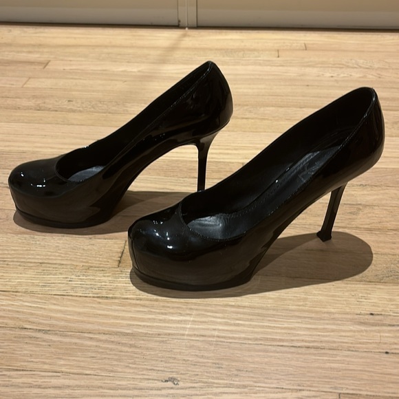 YSL PATENT LEATHER BLACK PUMPS - Picture 5 of 8